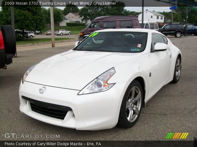 2009 Nissan 370Z Touring Coupe in Pearl White