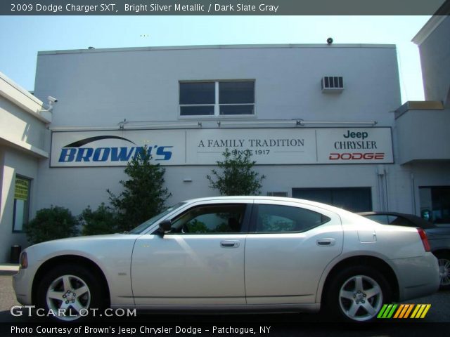 2009 Dodge Charger SXT in Bright Silver Metallic