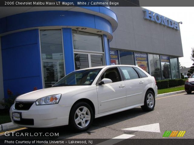 2006 Chevrolet Malibu Maxx LT Wagon in White