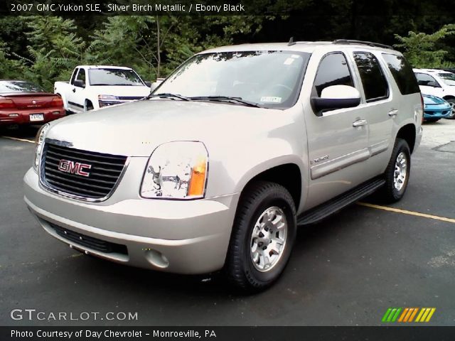 2007 GMC Yukon SLE in Silver Birch Metallic