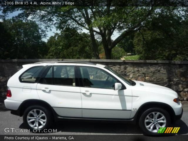 2006 BMW X5 4.4i in Alpine White
