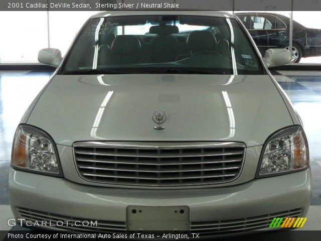 2001 Cadillac DeVille Sedan in Sterling Silver