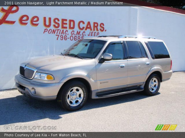 2001 Lincoln Navigator  in Light Parchment Metallic