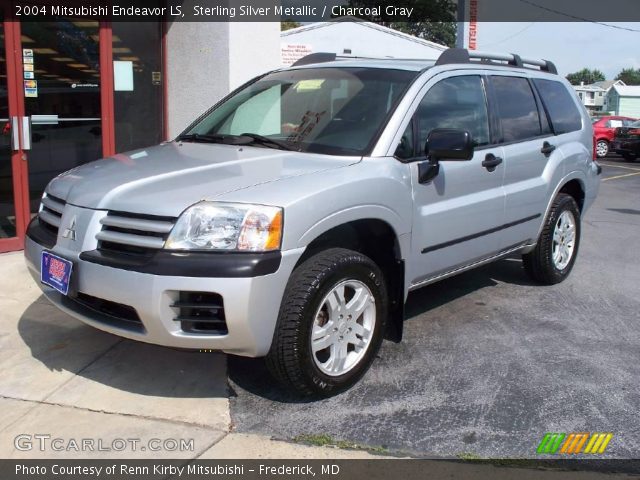 2004 Mitsubishi Endeavor LS in Sterling Silver Metallic