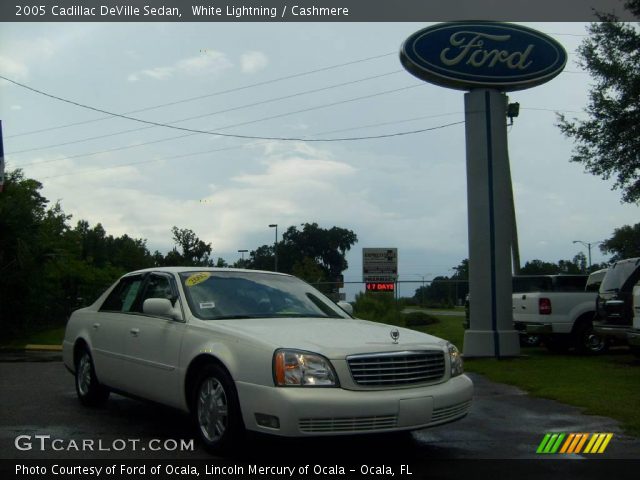 2005 Cadillac DeVille Sedan in White Lightning