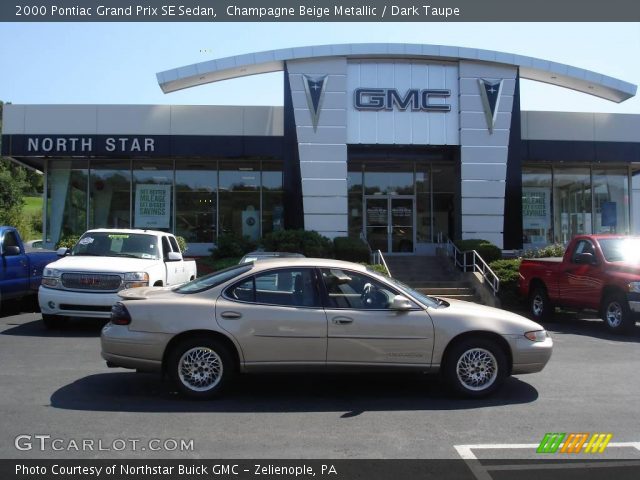 2000 Pontiac Grand Prix SE Sedan in Champagne Beige Metallic