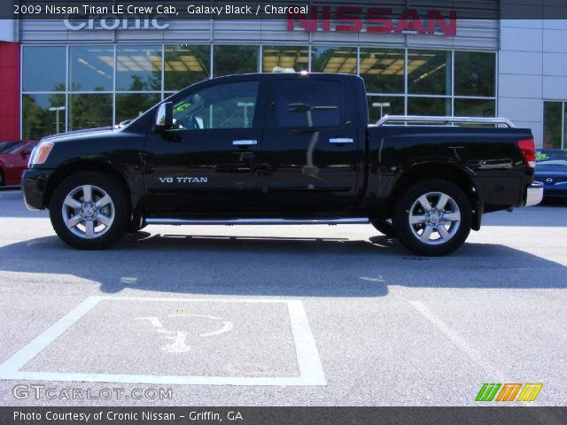 2009 Nissan Titan LE Crew Cab in Galaxy Black