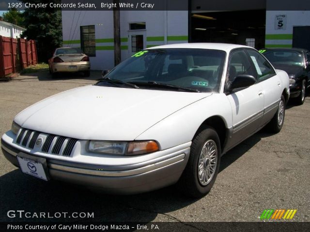 1995 Chrysler Concorde Sedan in Bright White