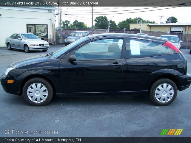 2007 Ford Focus ZX3 S Coupe in Pitch Black