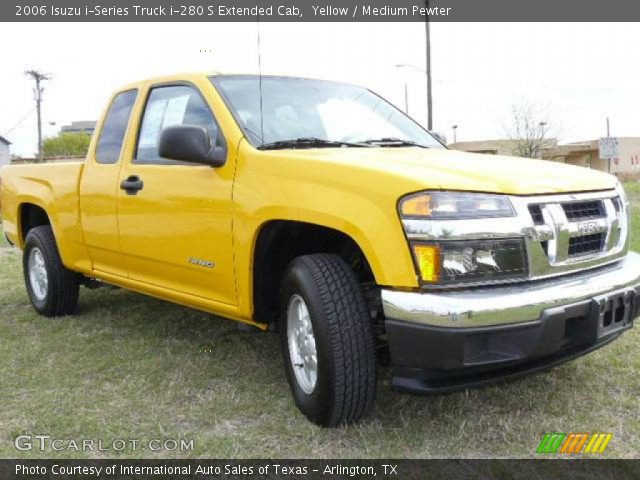 2006 Isuzu i-Series Truck i-280 S Extended Cab in Yellow