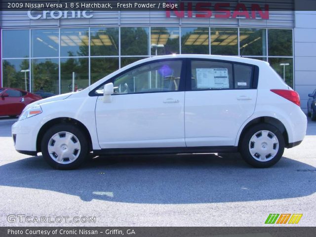 2009 Nissan Versa 1.8 S Hatchback in Fresh Powder
