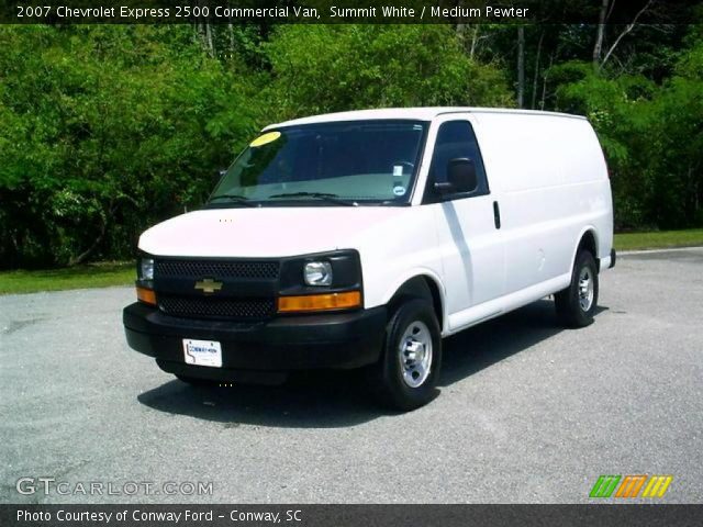 2007 Chevrolet Express 2500 Commercial Van in Summit White