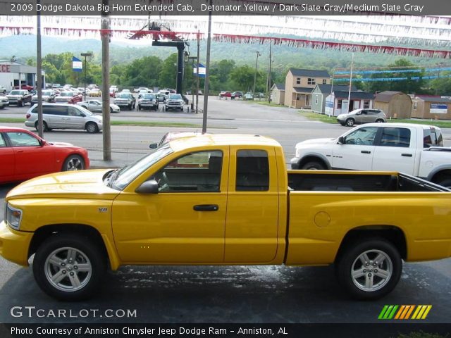 2009 Dodge Dakota Big Horn Extended Cab in Detonator Yellow