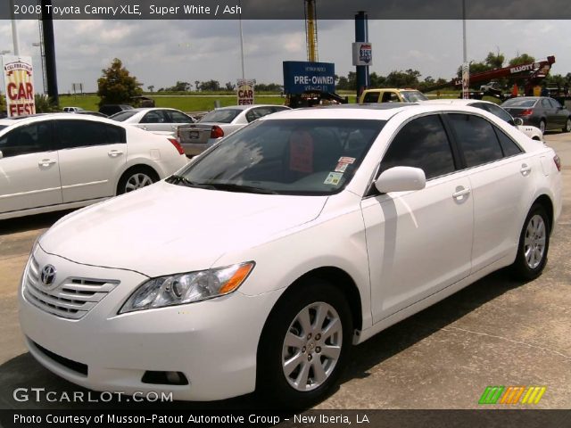 2008 Toyota Camry XLE in Super White