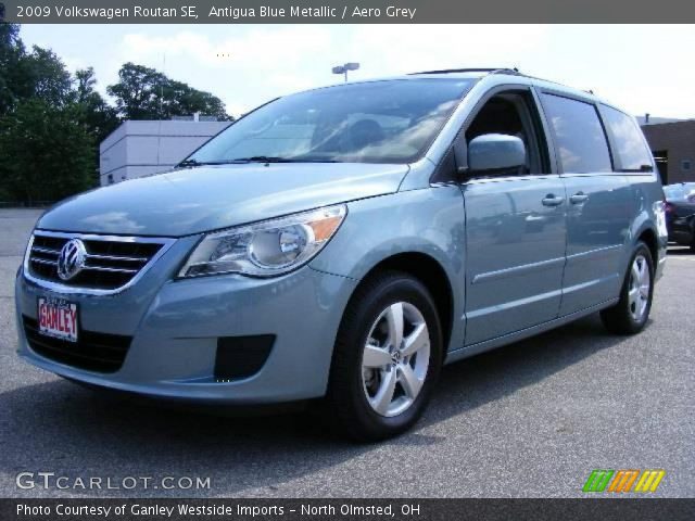 2009 Volkswagen Routan SE in Antigua Blue Metallic