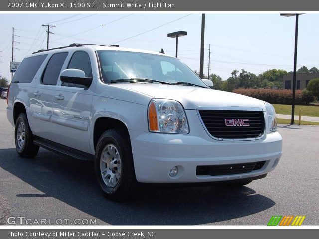 2007 GMC Yukon XL 1500 SLT in Summit White