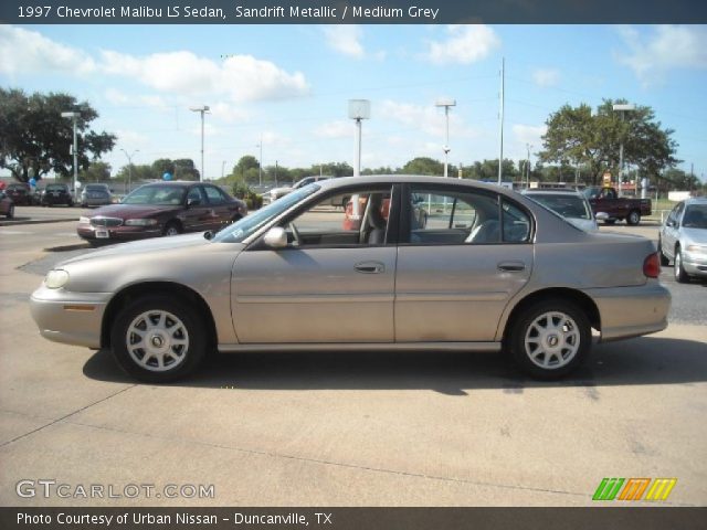 1997 Chevrolet Malibu LS Sedan in Sandrift Metallic