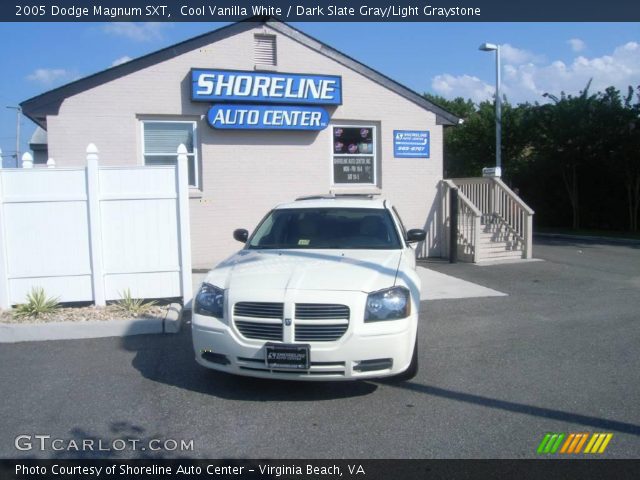 2005 Dodge Magnum SXT in Cool Vanilla White