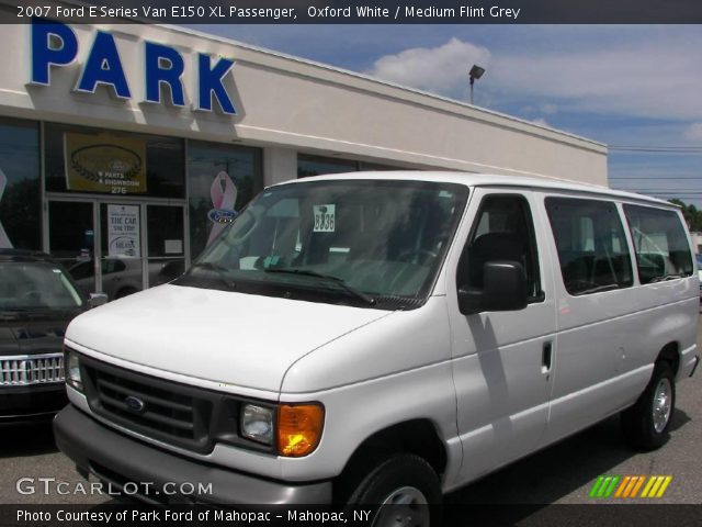 2007 Ford E Series Van E150 XL Passenger in Oxford White
