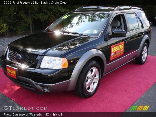 2006 Ford Freestyle SEL in Black