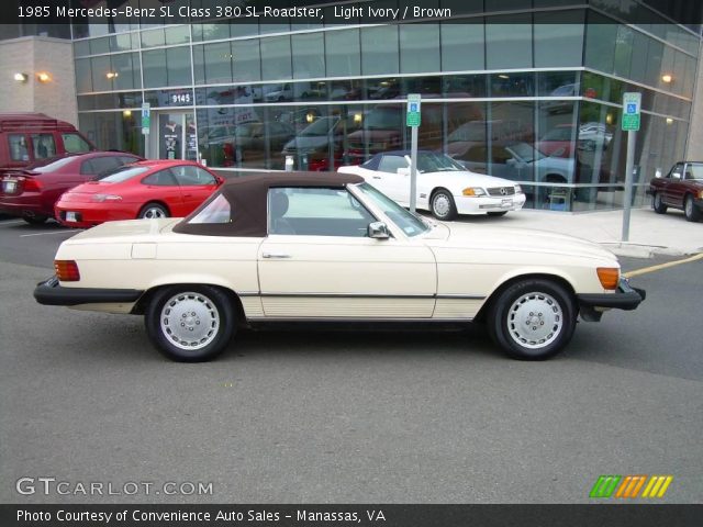 1985 Mercedes-Benz SL Class 380 SL Roadster in Light Ivory