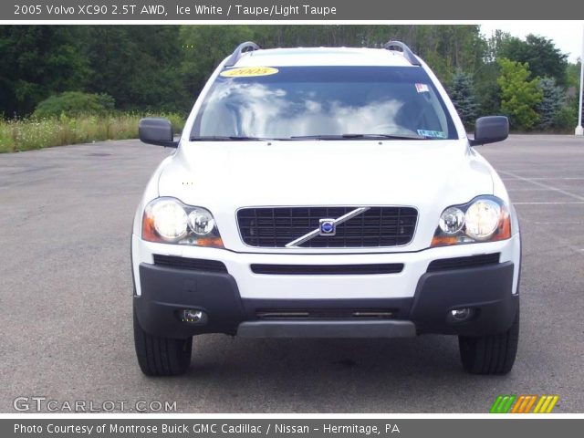 2005 Volvo XC90 2.5T AWD in Ice White