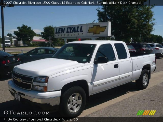 2007 Chevrolet Silverado 1500 Classic LS Extended Cab 4x4 in Summit White