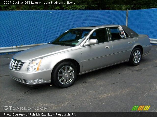 2007 Cadillac DTS Luxury in Light Platinum