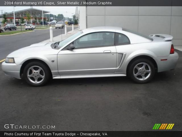 2004 Ford Mustang V6 Coupe in Silver Metallic