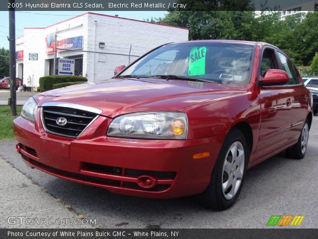 2005 Hyundai Elantra GLS Sedan in Electric Red Metallic