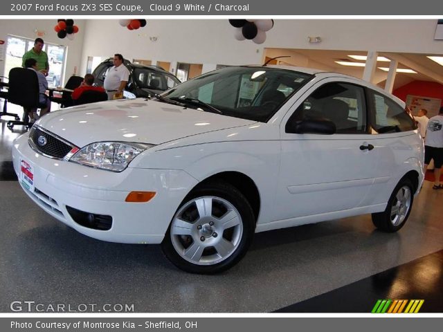 2007 Ford Focus ZX3 SES Coupe in Cloud 9 White