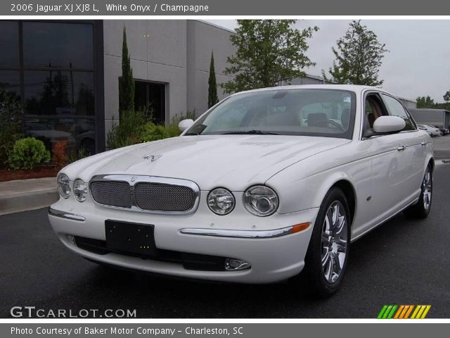 2006 Jaguar XJ XJ8 L in White Onyx
