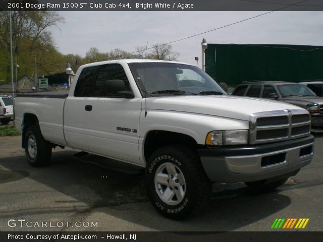 2001 Dodge Ram 1500 ST Club Cab 4x4 in Bright White