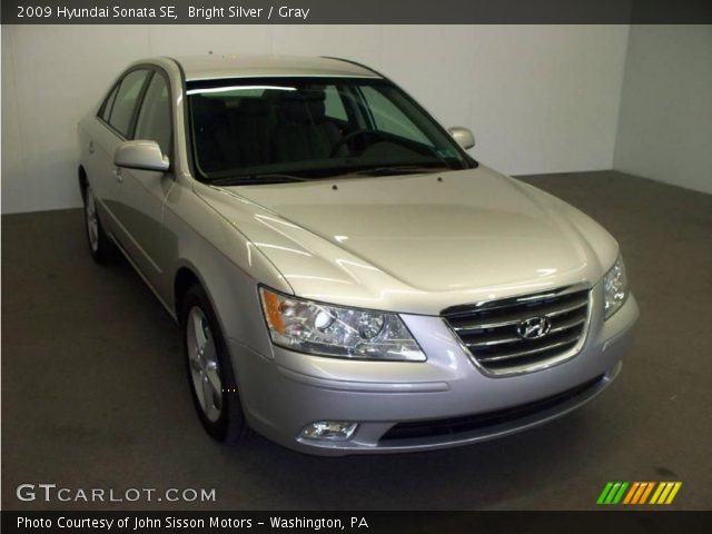 2009 Hyundai Sonata SE in Bright Silver