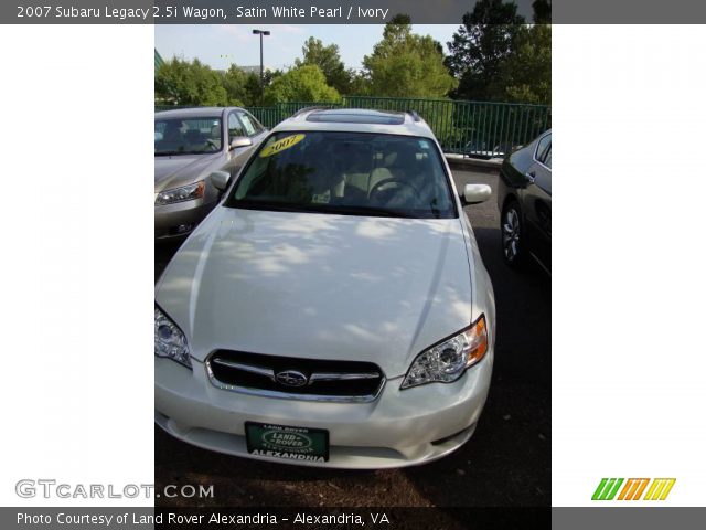 2007 Subaru Legacy 2.5i Wagon in Satin White Pearl