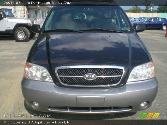 2004 Kia Sedona EX in Midnight Black