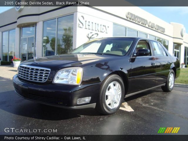 2005 Cadillac DeVille Sedan in Black Raven