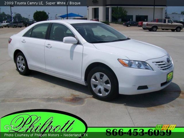 2009 Toyota Camry LE in Super White