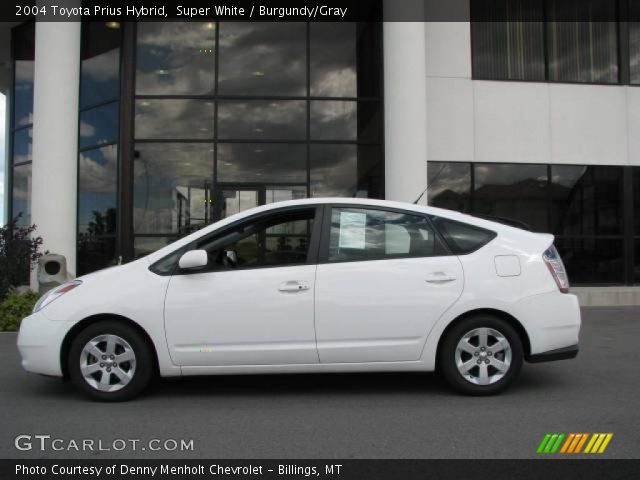 2004 Toyota Prius Hybrid in Super White
