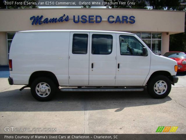 2007 Ford E Series Van E250 Commercial in Oxford White