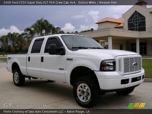 2006 Ford F250 Super Duty XLT FX4 Crew Cab 4x4 in Oxford White
