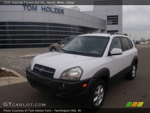2005 Hyundai Tucson GLS V6 in Nordic White