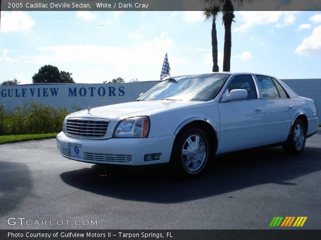 2005 Cadillac DeVille Sedan in White