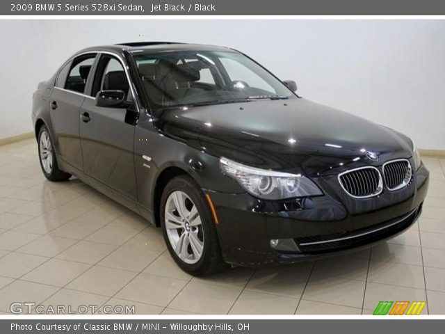 2009 BMW 5 Series 528xi Sedan in Jet Black