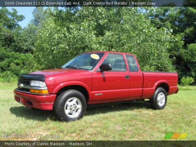 2000 Chevrolet S10 LS Extended Cab 4x4 in Dark Cherry Red Metallic