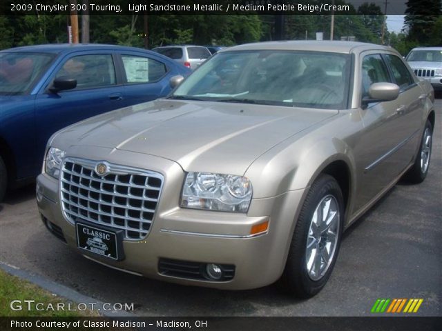 2009 Chrysler 300 Touring in Light Sandstone Metallic