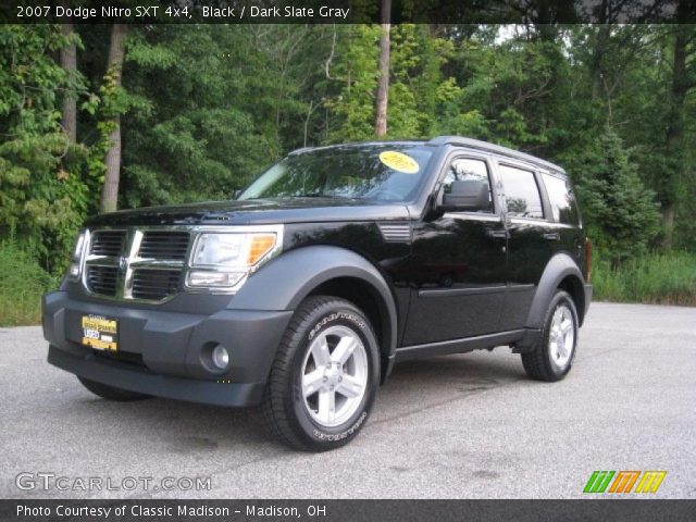 2007 Dodge Nitro SXT 4x4 in Black