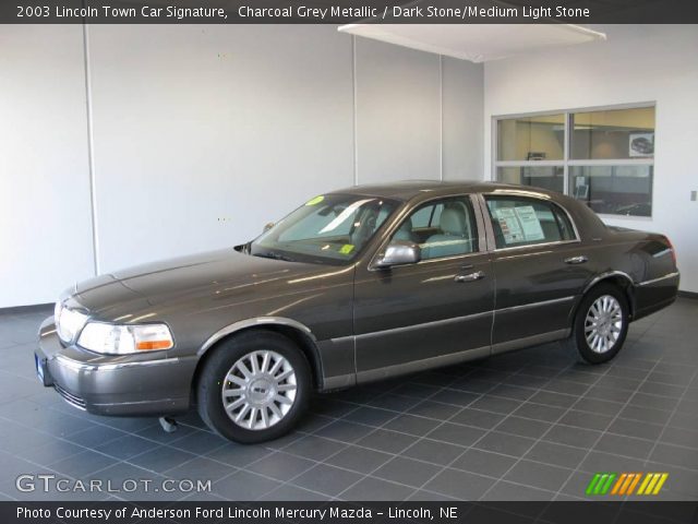 2003 Lincoln Town Car Signature in Charcoal Grey Metallic
