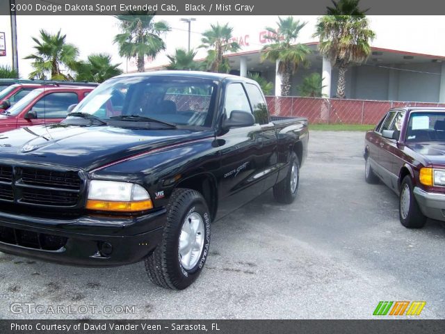 2000 Dodge Dakota Sport Extended Cab in Black
