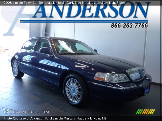 2008 Lincoln Town Car Signature Limited in Dark Blue Metallic